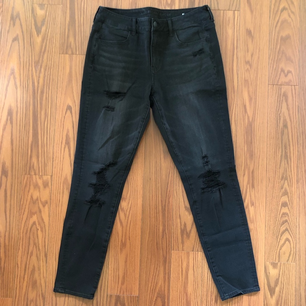 American Eagle Outfitters black destroyed jegging